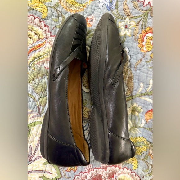 Clark’s Collection Soft Cushion Size 8.5 Flat - Picture 2 of 4